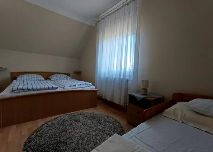 בית נופש Gyoengy-haz Balaton, Oenallo Nyaralo *