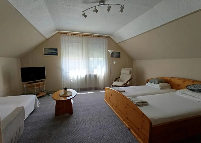 Gyöngy-ház Balaton, önálló Casa de Férias Szolosgyorok